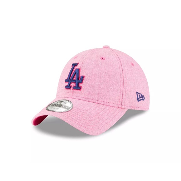 la pink hat